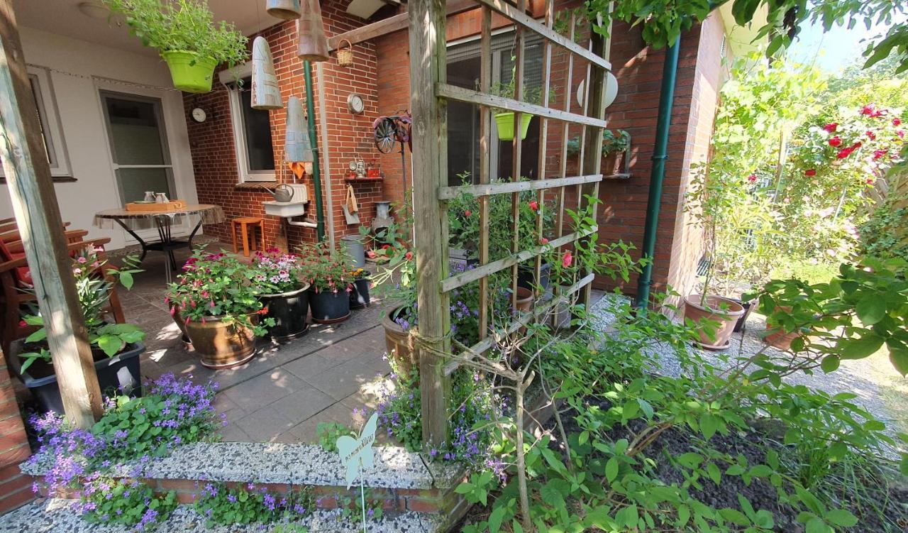 Ruhige Gastesuite Mit Fruhstuck Rhauderfehn Exterior photo